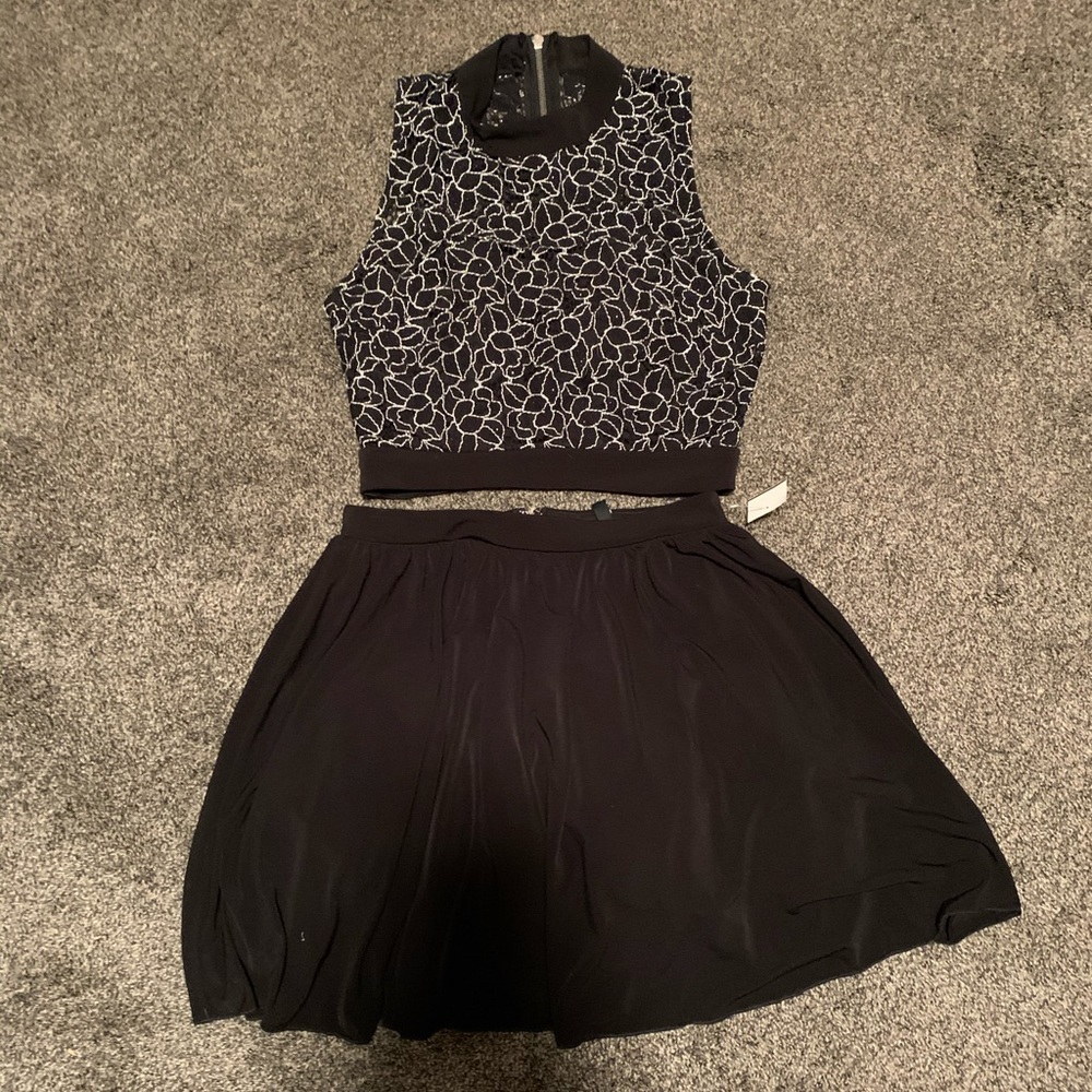 Lace 2-Piece Mid-Riff Dress (NWT, Size 3/5)